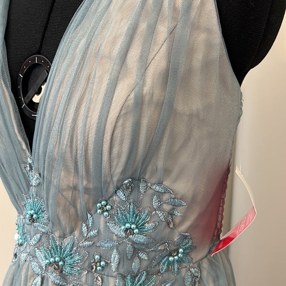 ๐ LITTLE MISTRESS Gown Maxi Dress - Picture 4 of 13